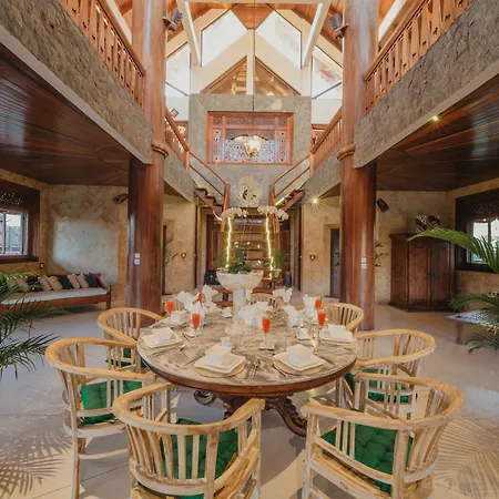 Massive Villa Brawa In Canggu